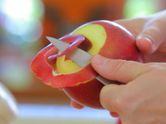 E' meglio mangiare la frutta con o senza buccia?